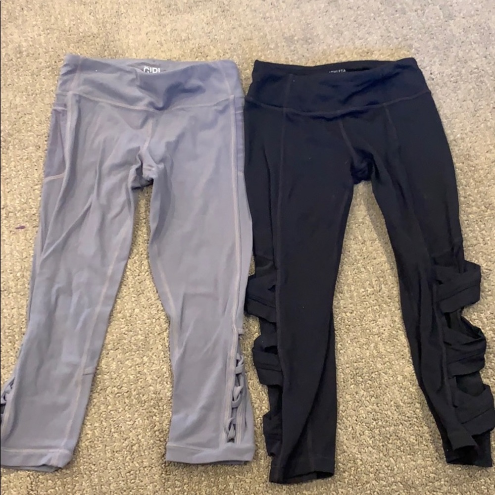 black and grey athleta capri leggings package